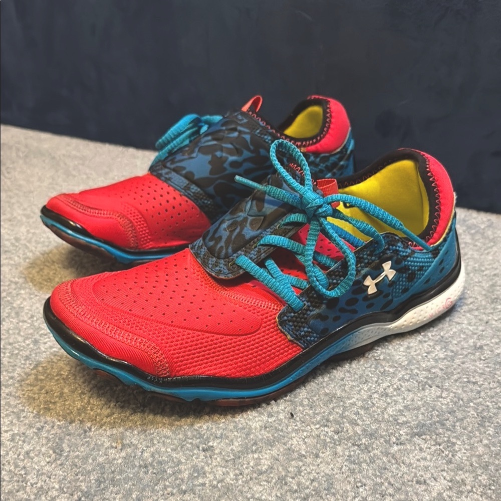 Under Armour Women's Micro G Toxic Six
Running Shoes (Pink and Blue)